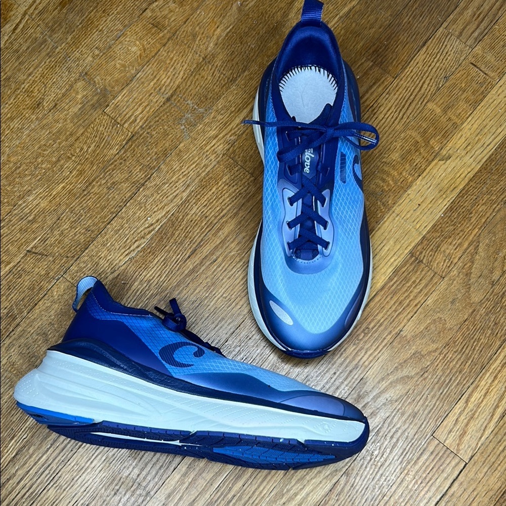Clove Alto Sneakers - Picture 2 of 5
